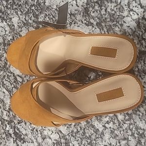 A forever21 Tan shoes